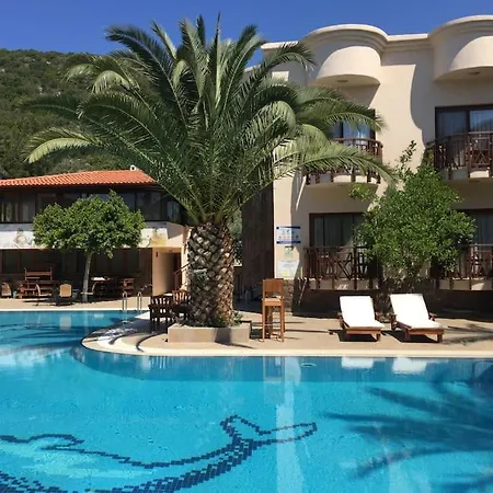 Sleeps 4, Luxury With Shared Pool - Awz 306 Apartment *