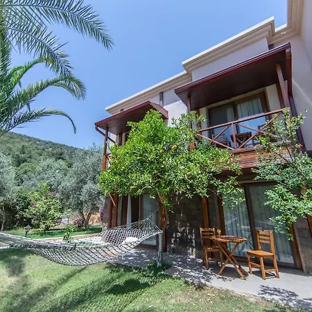 Sleeps 4, Luxury With Shared Pool - Awz 306