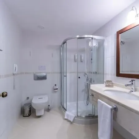 Sleeps 4, Luxury With Shared Pool - Awz 306 Apartment *