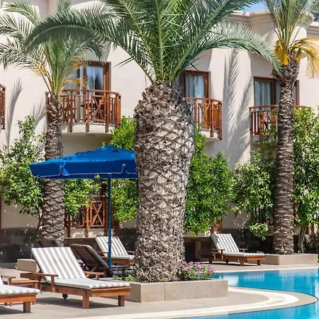 Apartment Sleeps 4, Luxury With Shared Pool - Awz 306 Bodrum